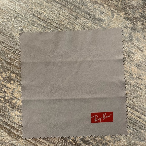 Black ray ban sunglasses - Picture 6 of 8